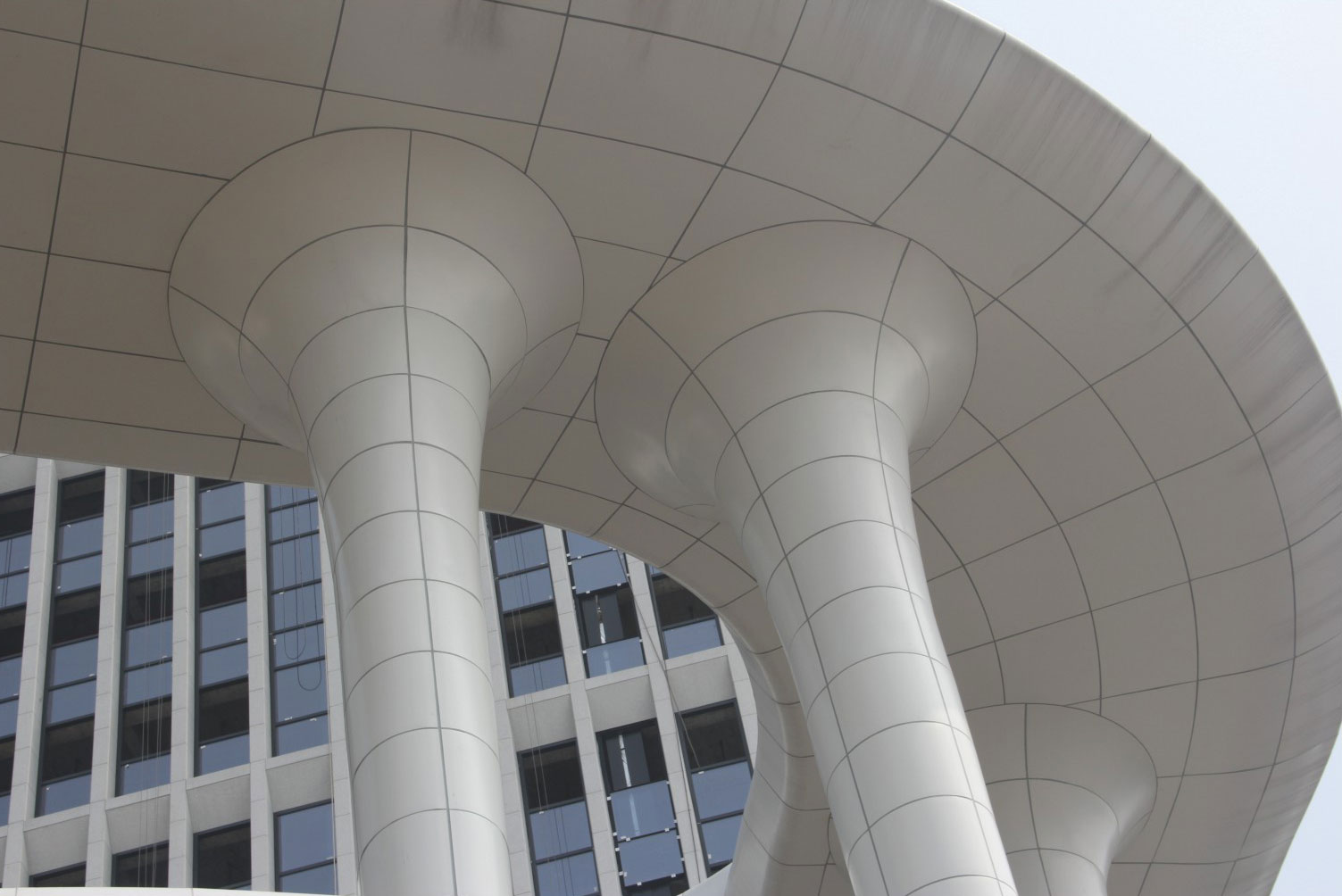 包柱弧形鋁單板