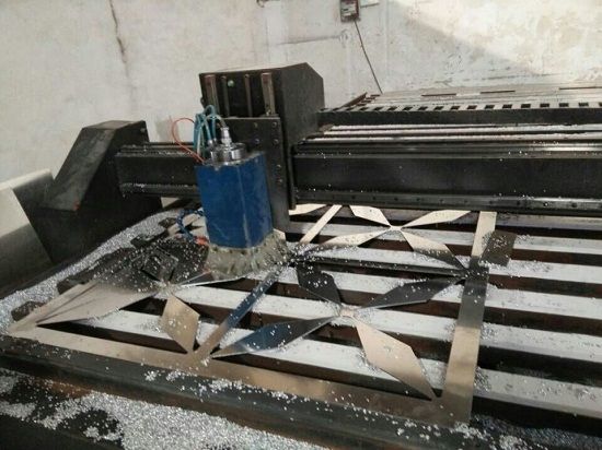 雕花外墻鋁單板車間生產現場